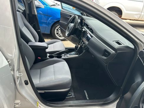 Used 2016 Toyota Corolla L FWD image 18