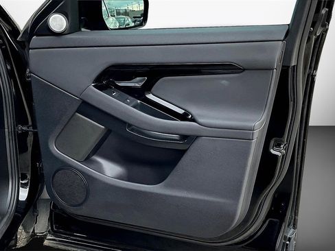 Used 2024 Land Rover Range Rover Evoque Dynamic SE image 28