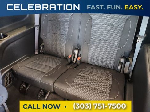 Used 2023 GMC Acadia SLE w/ Driver Convenience Package image 13