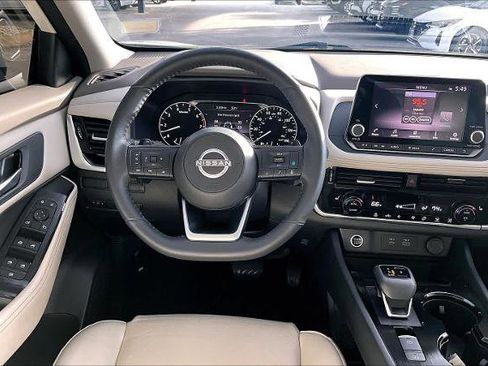 Certified 2022 Nissan Rogue SV w/ SV Premium Package image 5