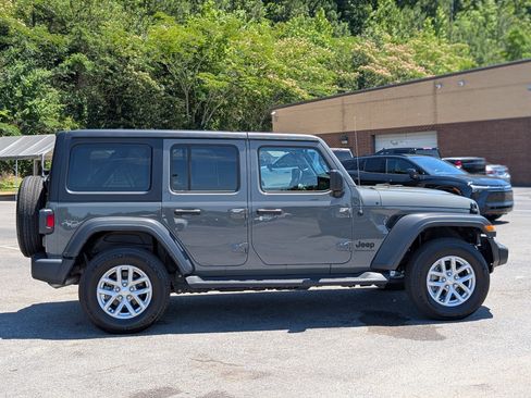 Used 2023 Jeep Wrangler Unlimited Sport AWD/4WD image 10