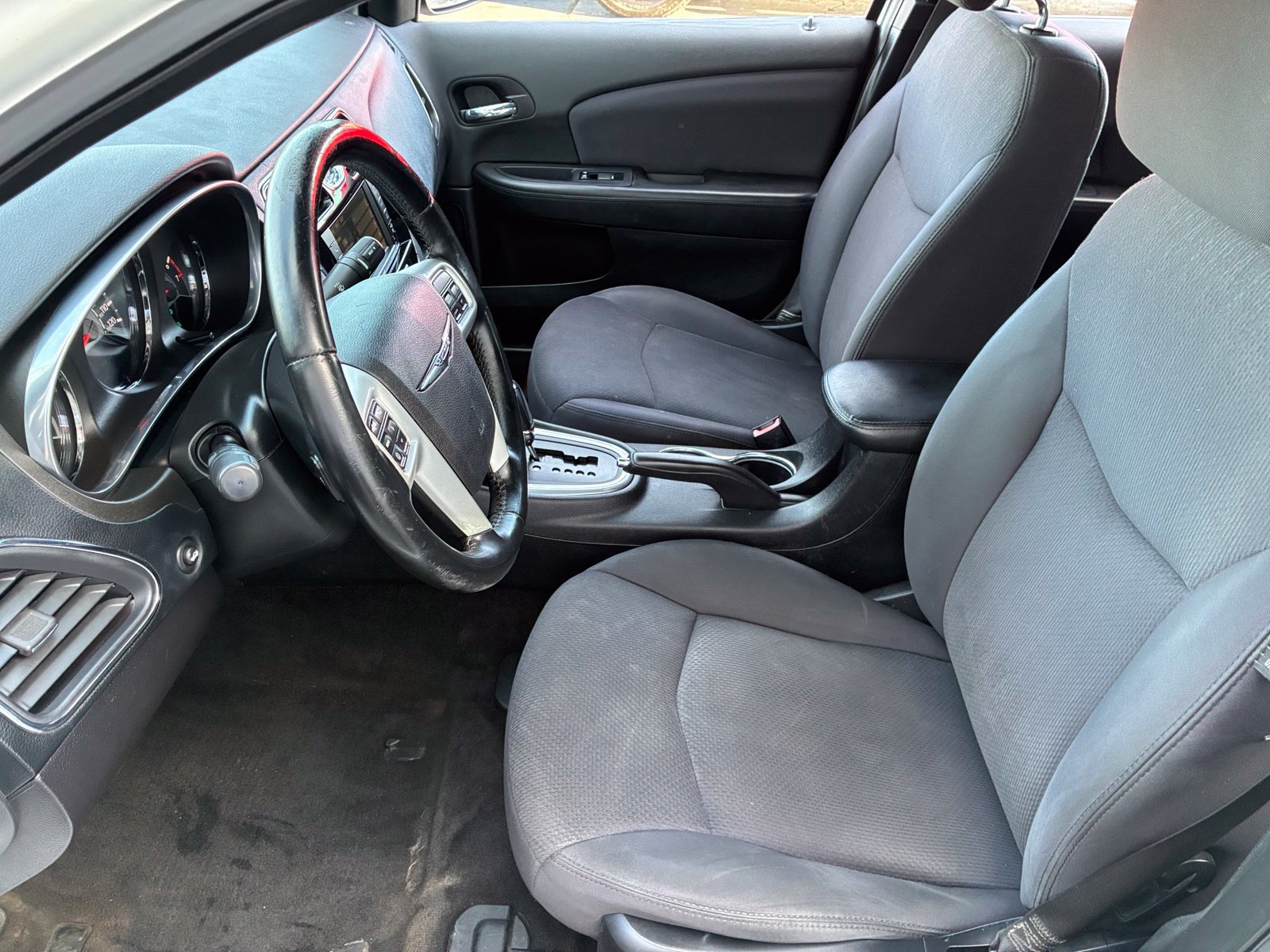 Used 2013 Chrysler 200 Touring FWD image 12