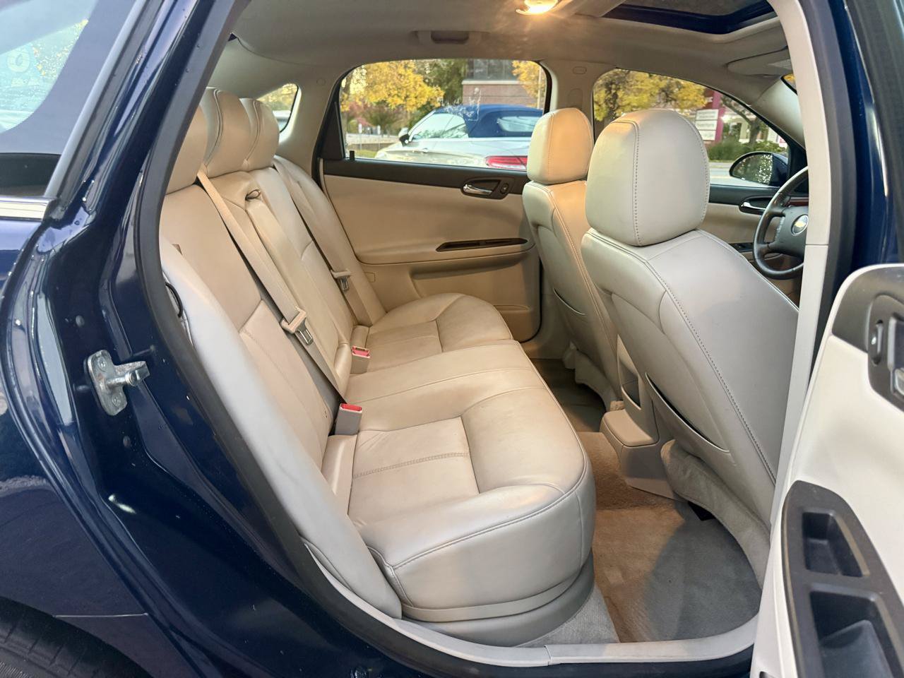 Used 2008 Chevrolet Impala LT w/ Luxury Edition Package FWD image 23