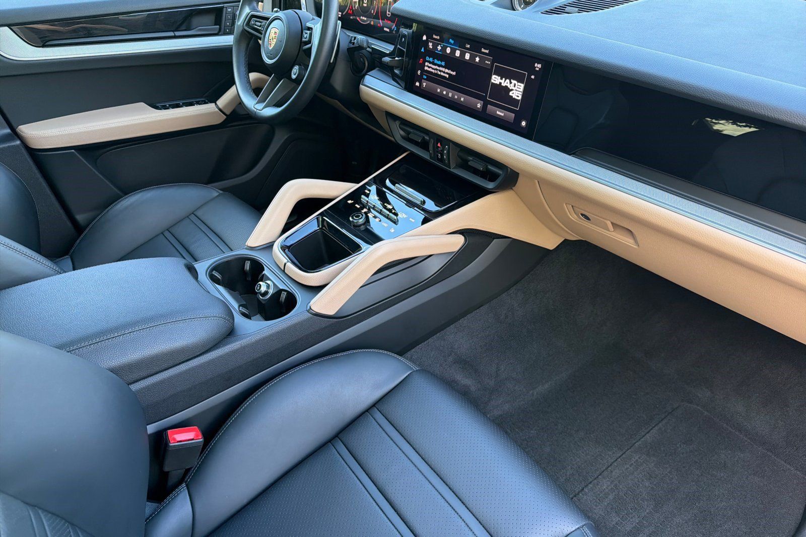 Used 2024 Porsche Cayenne Coupe AWD/4WD image 19