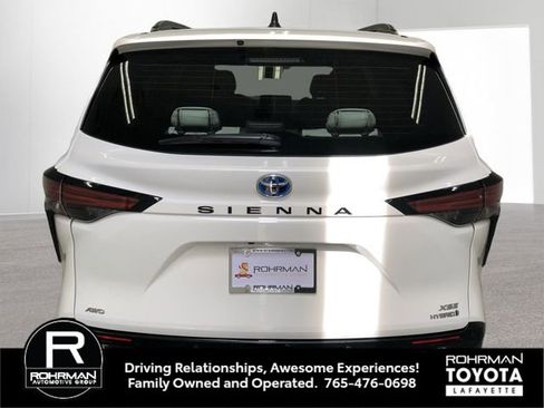 Used 2023 Toyota Sienna XSE w/ XSE Plus Package AWD/4WD image 6