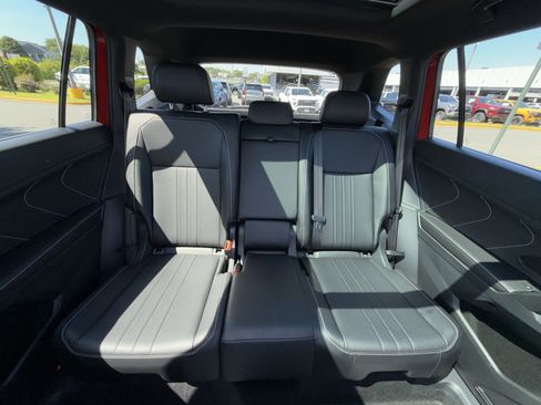 Used 2024 Volkswagen Tiguan SE R-Line AWD/4WD image 24