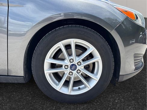 Used 2018 Ford Focus SE FWD image 12