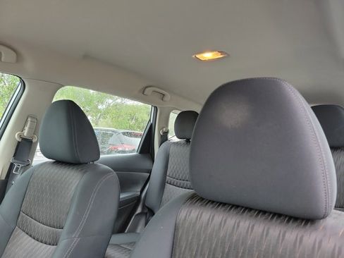 Used 2017 Nissan Rogue S image 22