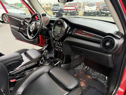 Used 2021 MINI Cooper S image 13