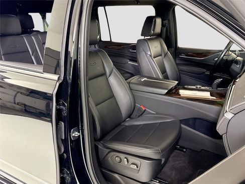 Used 2023 Cadillac Escalade ESV Luxury image 33