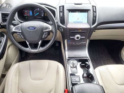 Used 2019 Ford Edge Titanium w/ Equipment Group 301A AWD/4WD image 22
