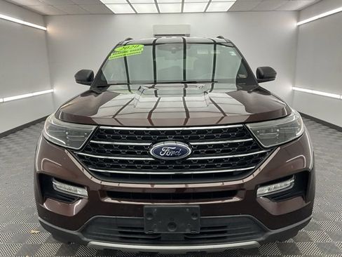 Used 2020 Ford Explorer XLT w/ Equipment Group 202A image 2