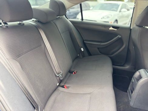 Used 2016 Volkswagen Jetta S image 17