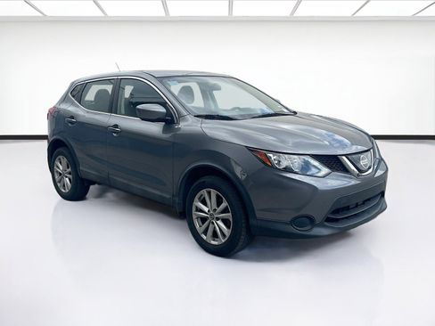 Used 2019 Nissan Rogue Sport S w/ Appearance Package FWD image 3