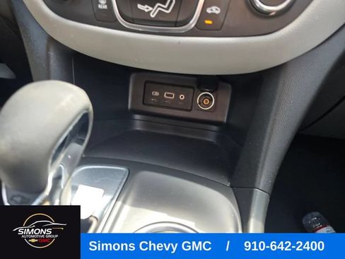 Used 2022 Chevrolet Equinox LT FWD image 25