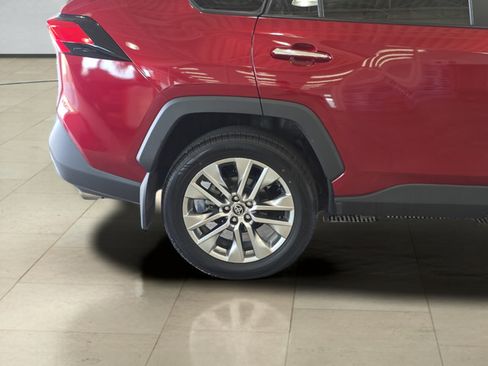 Used 2021 Toyota RAV4 Limited AWD/4WD image 31