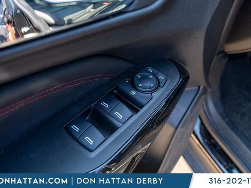 Used 2025 Chevrolet Trax RS FWD image 14