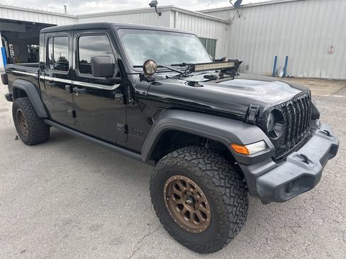 Used 2021 Jeep Gladiator Sport w/ Auxiliary Switch Group AWD/4WD image 2