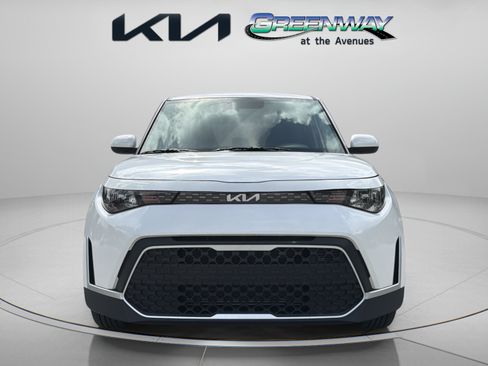 Used 2024 Kia Soul LX w/ Option Group 015 FWD image 2