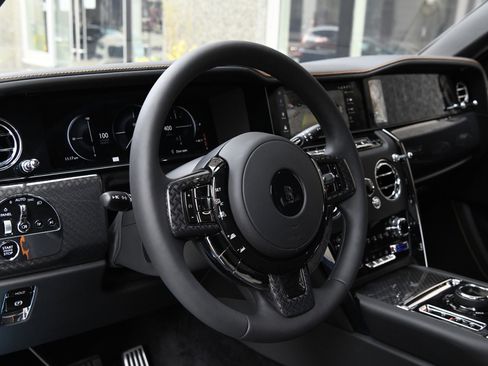 New 2025 Rolls-Royce Cullinan Black Badge image 13