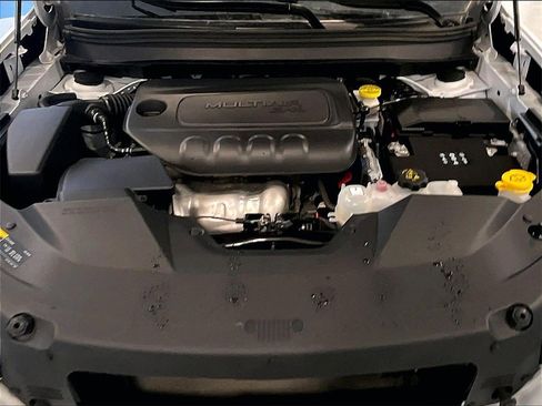 Used 2023 Jeep Cherokee Altitude Lux image 28