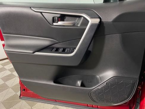 Used 2025 Toyota RAV4 XLE image 20