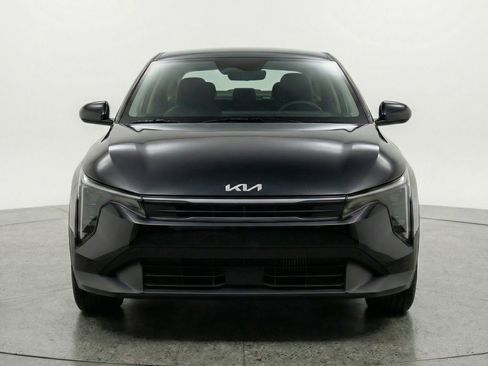 Used 2025 Kia K4 FWD image 2