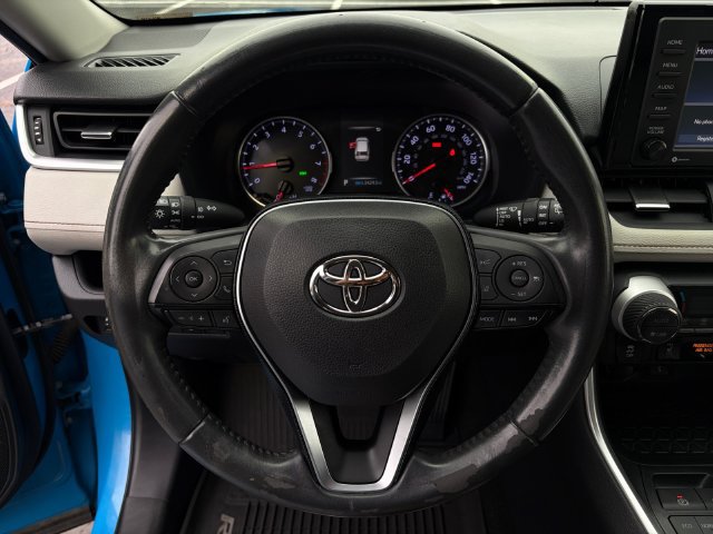 Used 2020 Toyota RAV4 XLE Premium AWD/4WD image 9