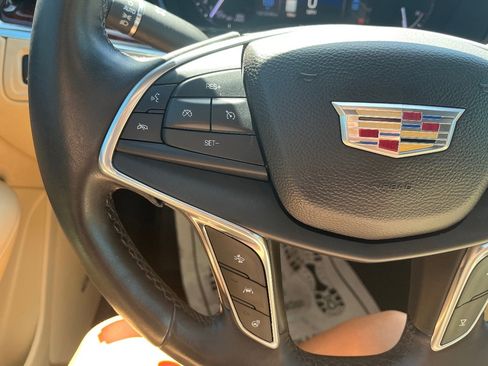 Used 2017 Cadillac XT5 Luxury w/ Driver Awareness Package FWD image 19