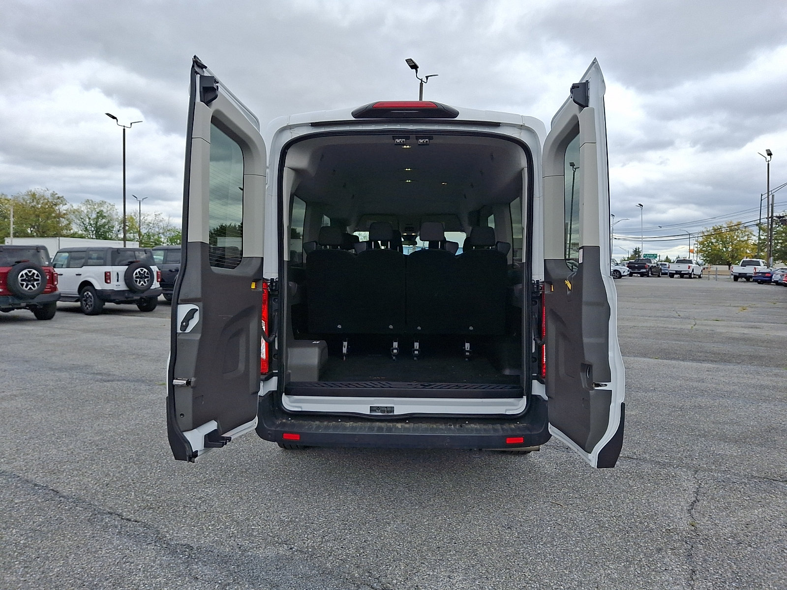 Used 2025 Ford Transit 350 XLT RWD image 25