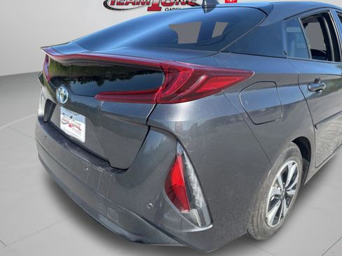 Used 2017 Toyota Prius Prime Advanced w/ Carpet Mat Package FWD image 29