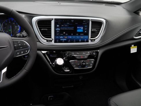 New 2026 Chrysler Pacifica Select FWD image 20