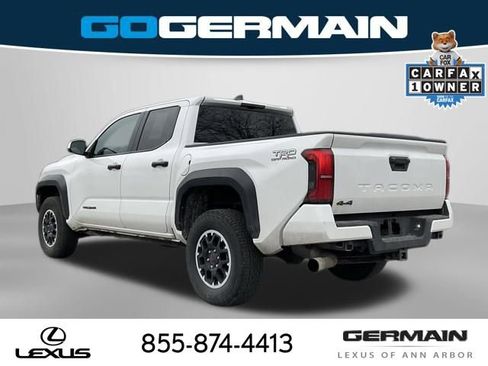 Used 2024 Toyota Tacoma TRD Off-Road image 5