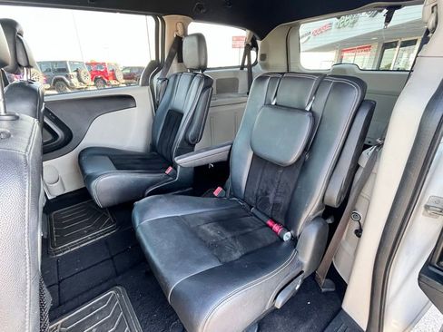 Used 2017 Dodge Grand Caravan SXT FWD image 7