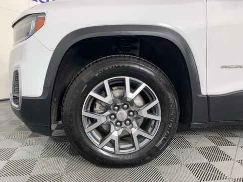 Used 2023 GMC Acadia SLT AWD/4WD image 11