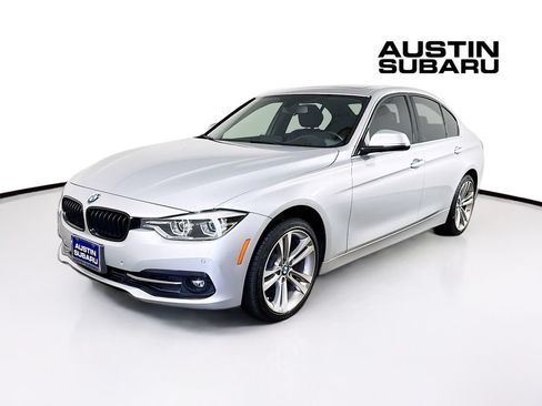 Used 2018 BMW 330i Sedan w/ Convenience Package RWD image 3
