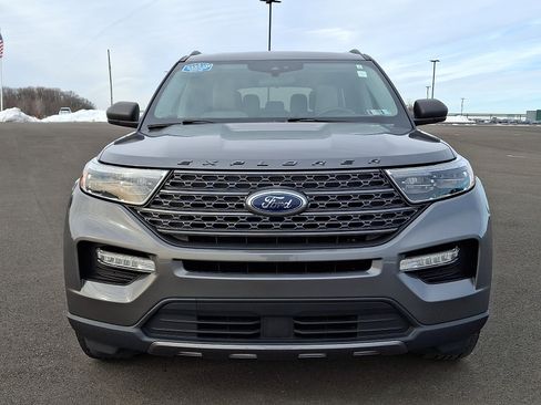 Used 2021 Ford Explorer XLT w/ Equipment Group 202A image 2