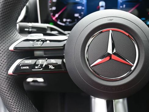 Used 2025 Mercedes-Benz C 300 Sedan image 15