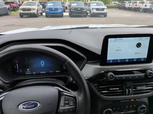 Certified 2024 Ford Escape Active AWD/4WD image 19