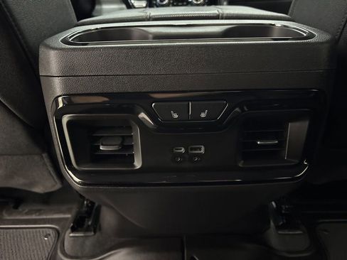 Used 2025 GMC Sierra 1500 AT4 w/ AT4 Premium Package AWD/4WD image 34