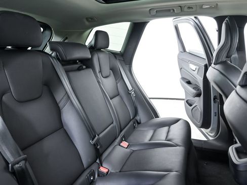 Certified 2025 Volvo XC60 B5 Plus AWD/4WD image 23