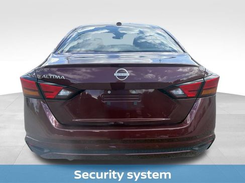 Used 2025 Nissan Altima 2.5 SV FWD image 15