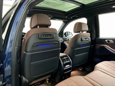 Used 2022 BMW X7 xDrive40i w/ M Sport Package AWD/4WD image 46