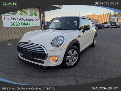 Used 2014 MINI Cooper 2-Door Hardtop FWD image 1