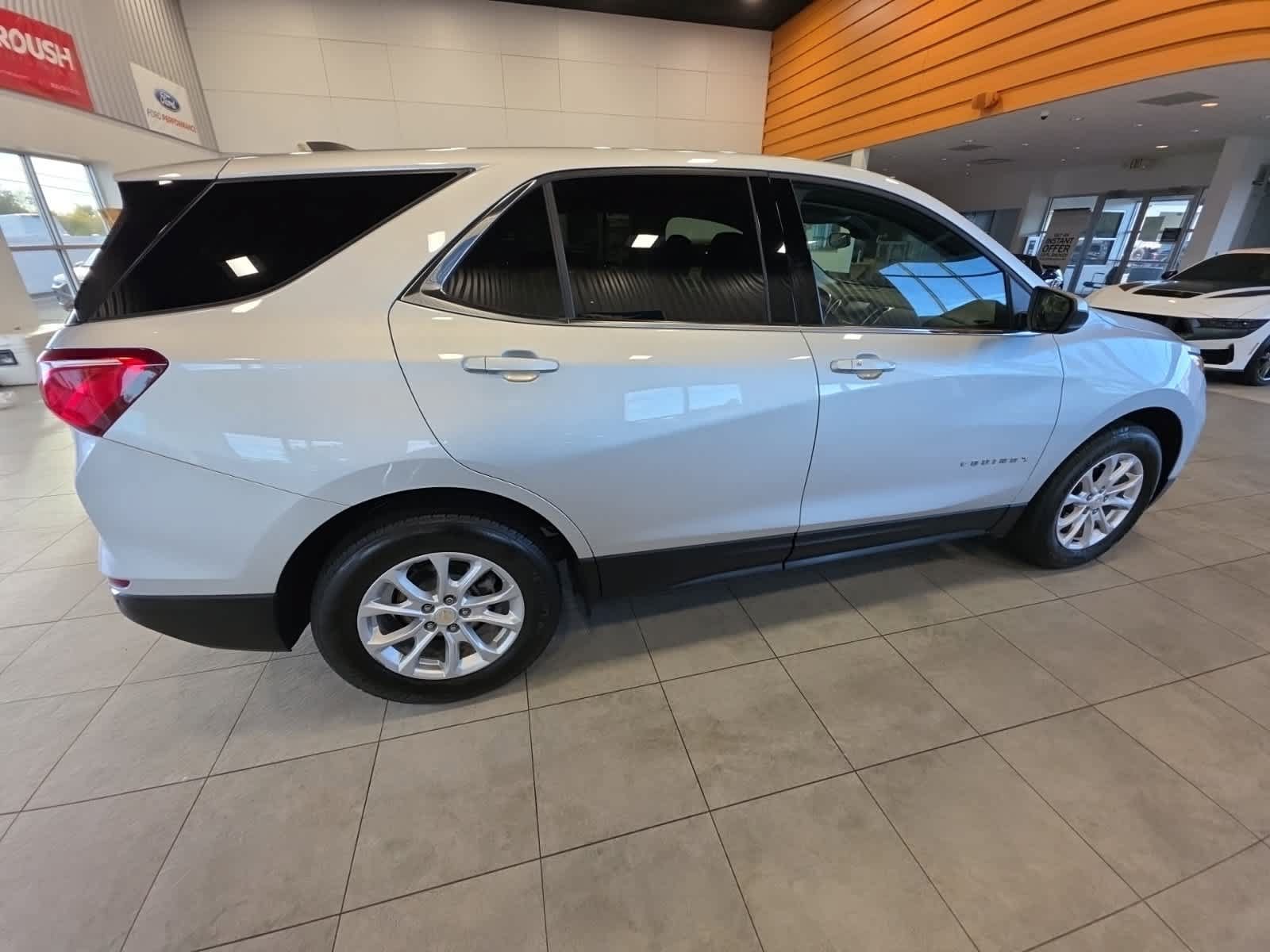 Used 2020 Chevrolet Equinox LT w/ Driver Convenience Package FWD image 12