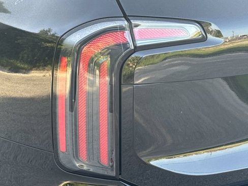 Used 2023 Kia Telluride EX X-Line AWD/4WD image 10
