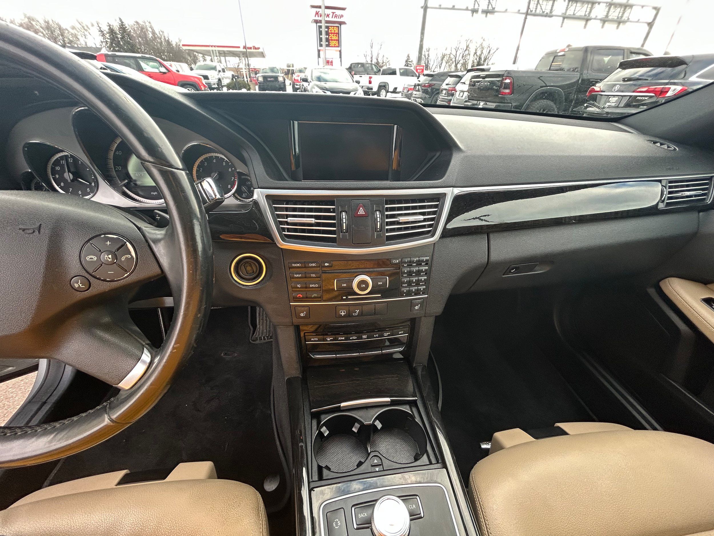 Used 2011 Mercedes-Benz E 350 Sedan image 10