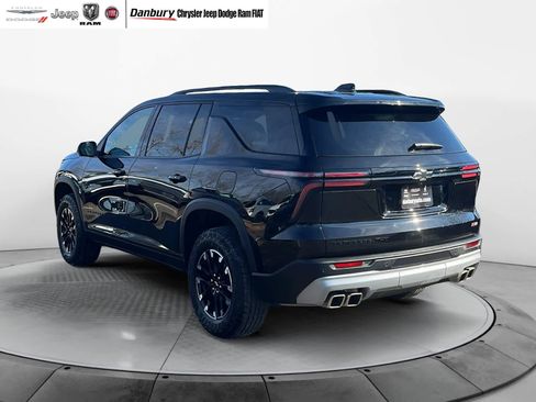 Used 2024 Chevrolet Traverse Z71 image 4