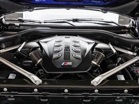 Certified 2025 BMW X7 M60i image 28