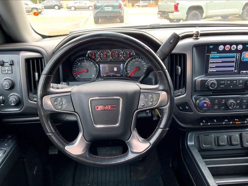 Used 2018 GMC Sierra 1500 SLT w/ All Terrain Package image 6
